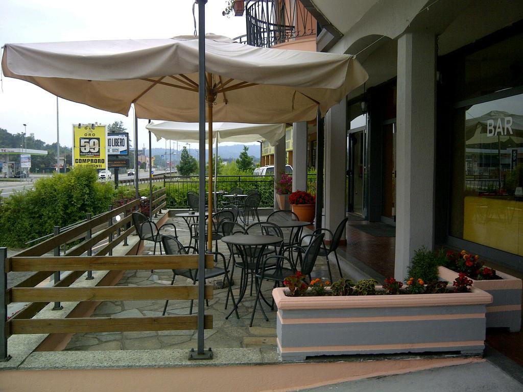 Hotel Lago Maggiore Castelletto sopra Ticino Buitenkant foto