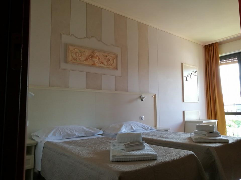 Hotel Lago Maggiore Castelletto sopra Ticino Buitenkant foto