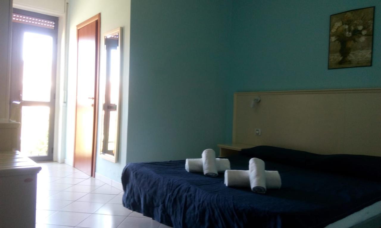 Hotel Lago Maggiore Castelletto sopra Ticino Buitenkant foto
